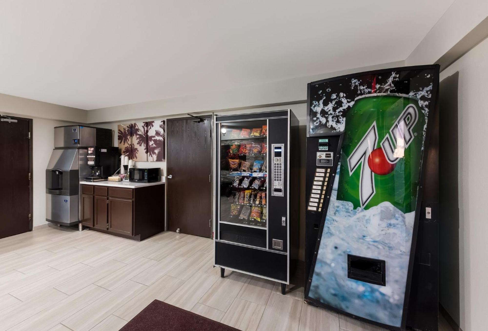 Red Roof Inn Мэнсфилд Экстерьер фото
